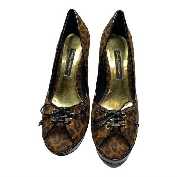 Beverly Feldman Leopard Play Along Heels Size 8M - Picture 12 of 12